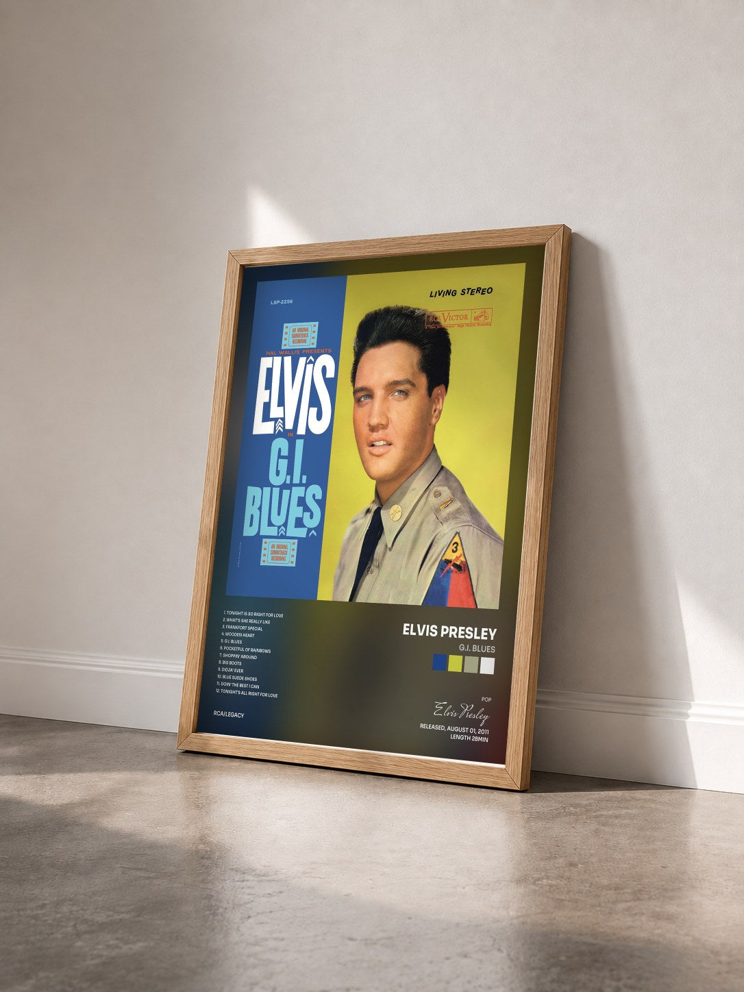 #bois Tableau de l'album G.I. Blues de Elvis Presley vu de trois quarts, cadre en bois brut