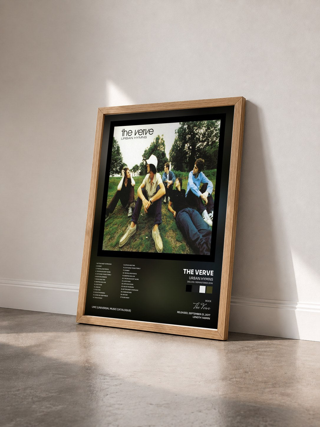 #bois Tableau de l'album Urban Hymns (Deluxe / Remastered 2016) de The Verve vu de trois quarts, cadre en bois brut