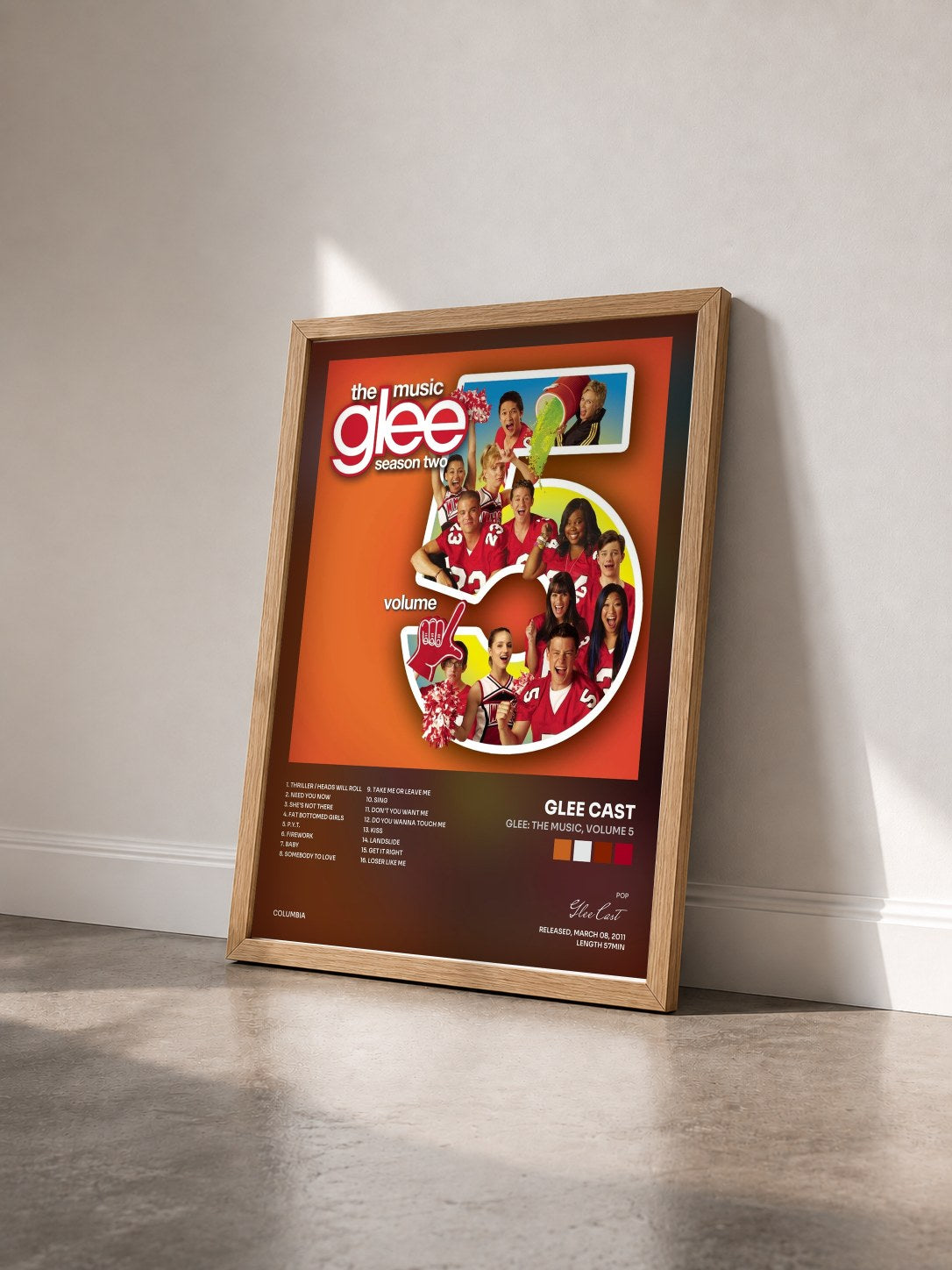 #bois Tableau de l'album Glee: The Music, Volume 5 de Glee Cast vu de trois quarts, cadre en bois brut