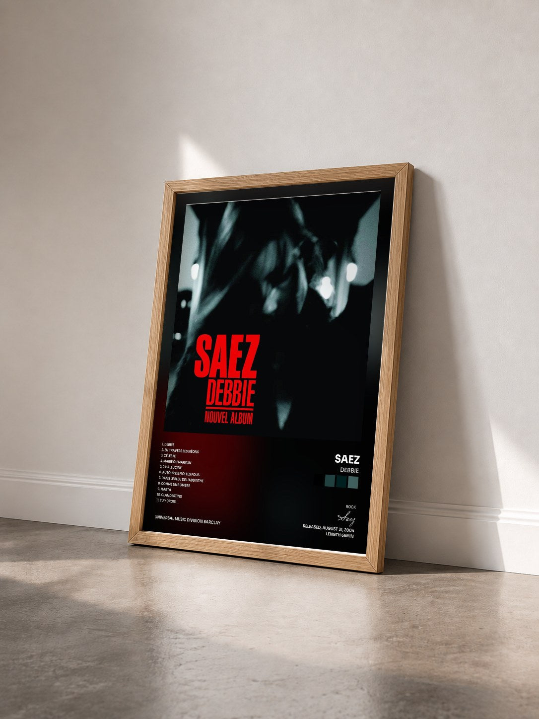 #bois Tableau de l'album Debbie de Saez vu de trois quarts, cadre en bois brut