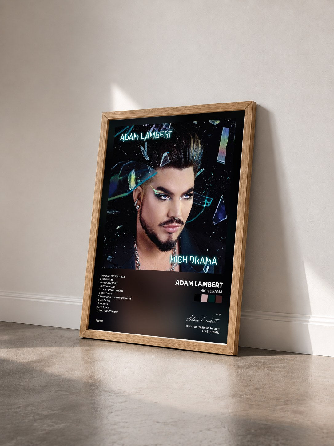 #bois Tableau de l'album High Drama de Adam Lambert vu de trois quarts, cadre en bois brut