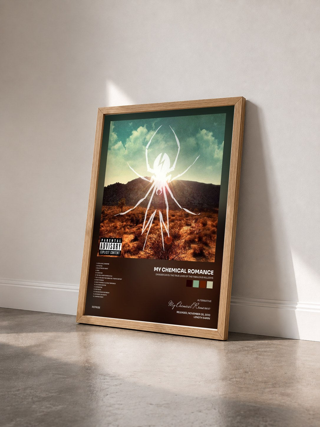 #bois Tableau de l'album Danger Days: The True Lives of the Fabulous Killjoys de My Chemical Romance vu de trois quarts, cadre en bois brut