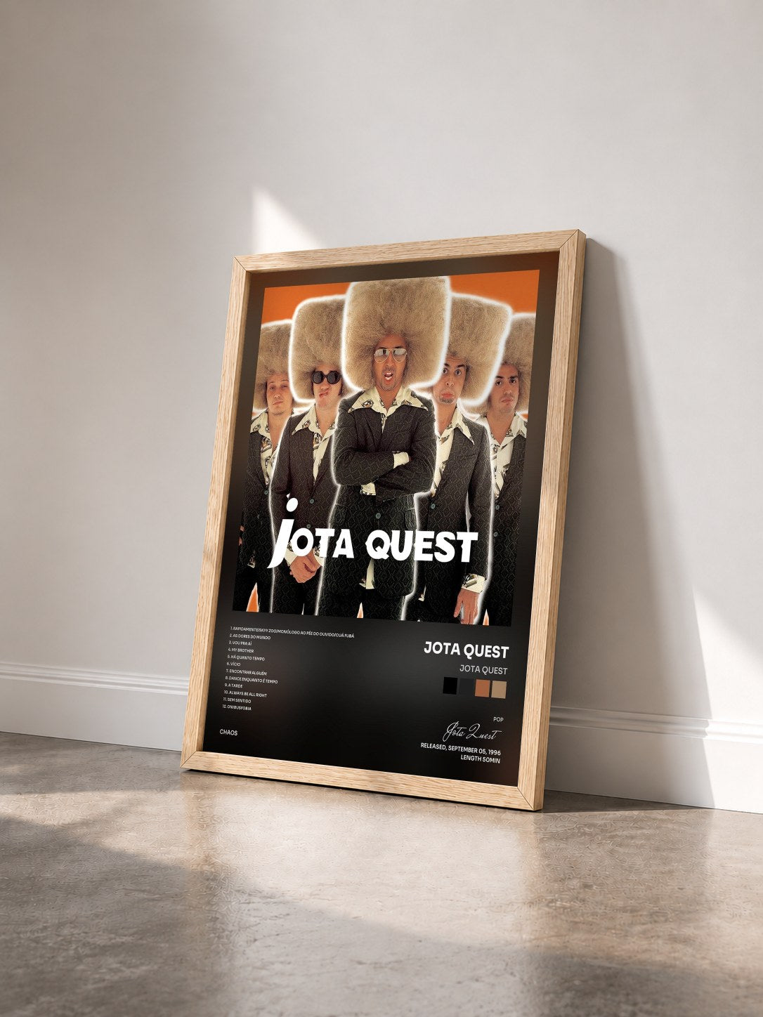 #bois Tableau de l'album Jota Quest de Jota Quest vu de trois quarts, cadre en bois brut
