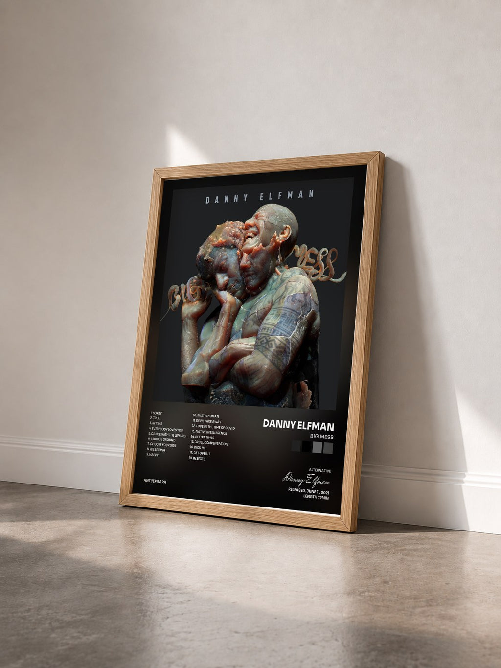 #bois Tableau de l'album Big Mess de Danny Elfman vu de trois quarts, cadre en bois brut