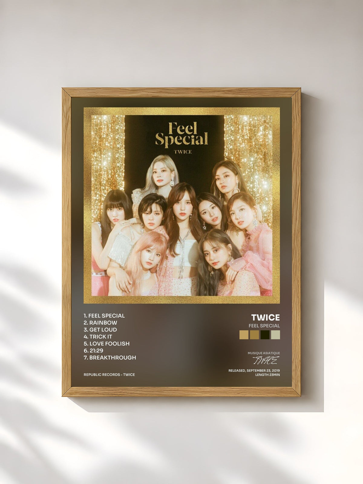 #bois Tableau de l'album Feel Special de TWICE, cadre en bois brut, imprimé et encadré en France