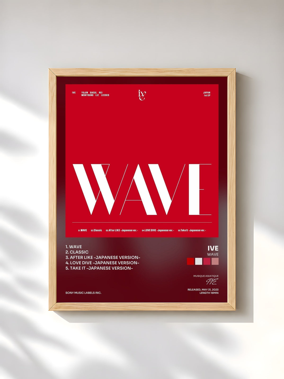 #bois Tableau de l'album WAVE de IVE, cadre en bois brut, imprimé et encadré en France