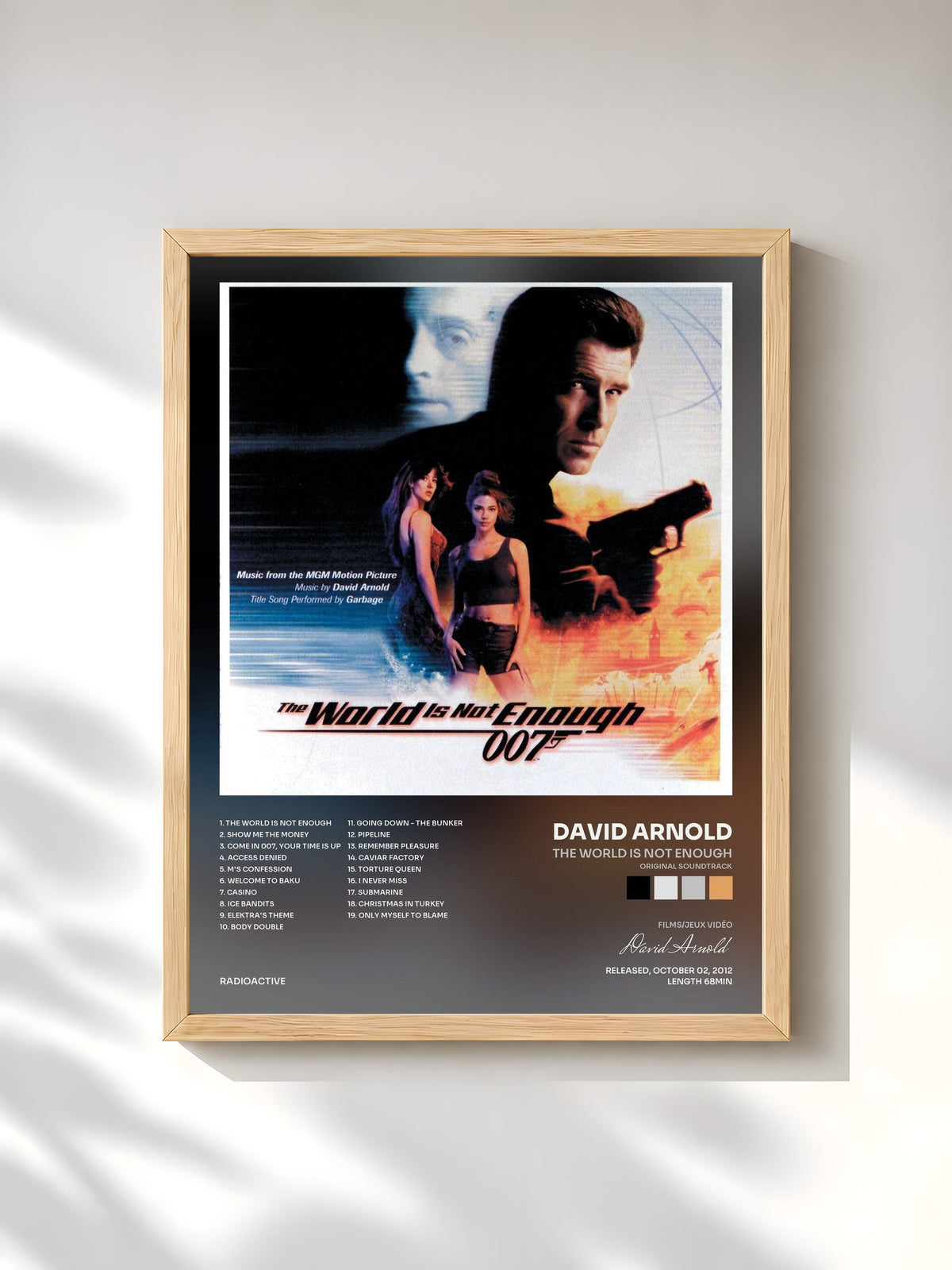 #bois Tableau de l'album The World Is Not Enough (Original Soundtrack) de David Arnold, cadre en bois brut, imprimé et encadré en France