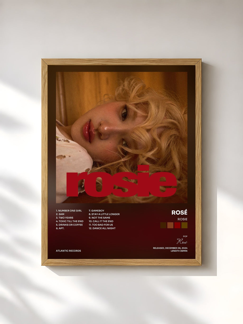 #bois Tableau de l'album rosie de Rosé, cadre en bois brut, imprimé et encadré en France