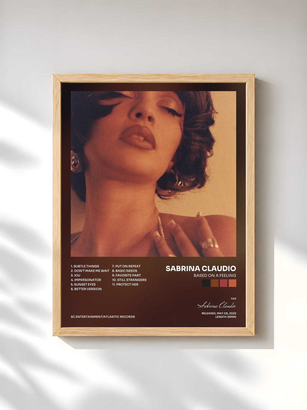 #bois Tableau de l'album Based On A Feeling de Sabrina Claudio, cadre en bois brut, imprimé et encadré en France