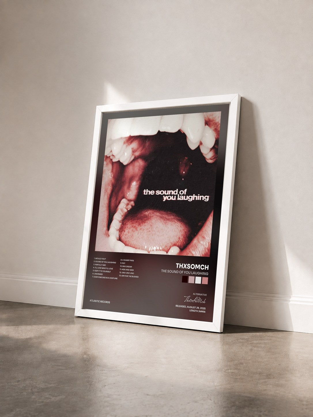 #blanc Tableau de l'album The Sound of You Laughing de ThxSoMch vu de trois quarts, cadre blanc