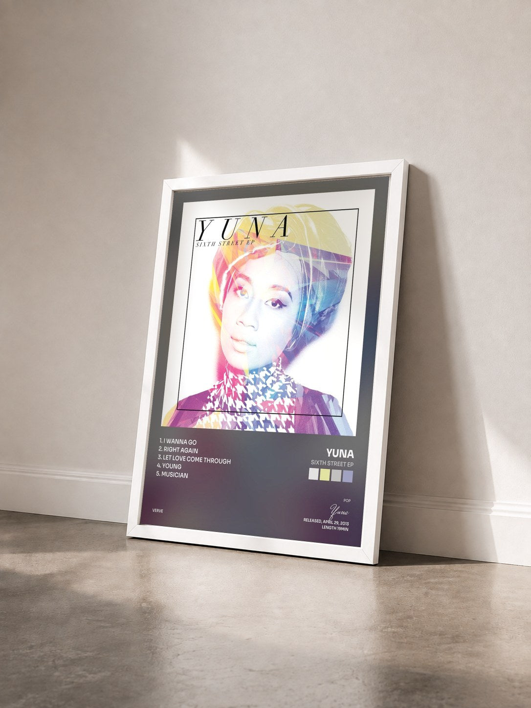 #blanc Tableau de l'album Sixth Street EP de Yuna vu de trois quarts, cadre blanc