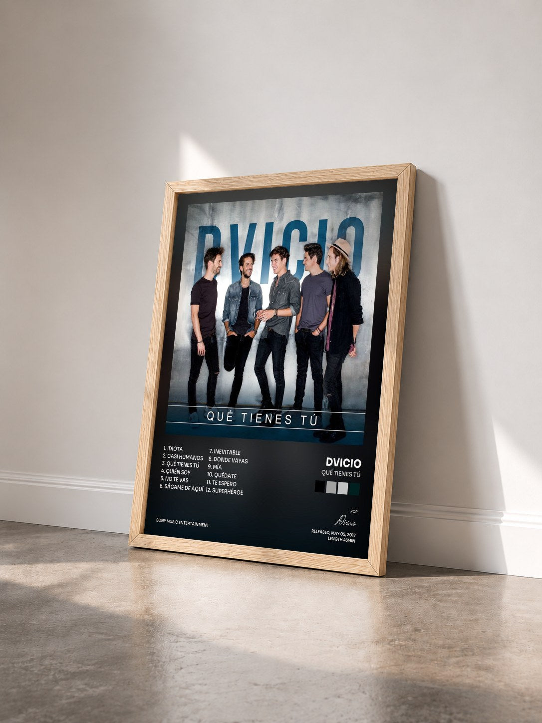 #bois Tableau de l'album Qué Tienes Tú de Dvicio vu de trois quarts, cadre en bois brut