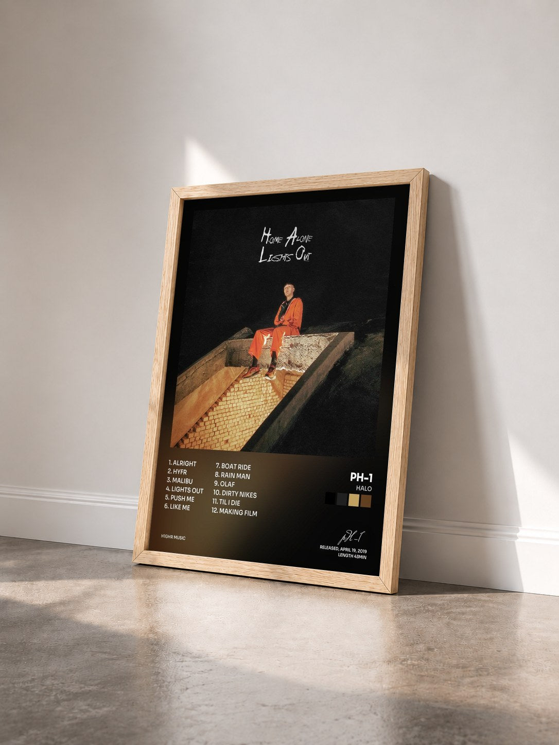 #bois Tableau de l'album HALO de pH-1 vu de trois quarts, cadre en bois brut