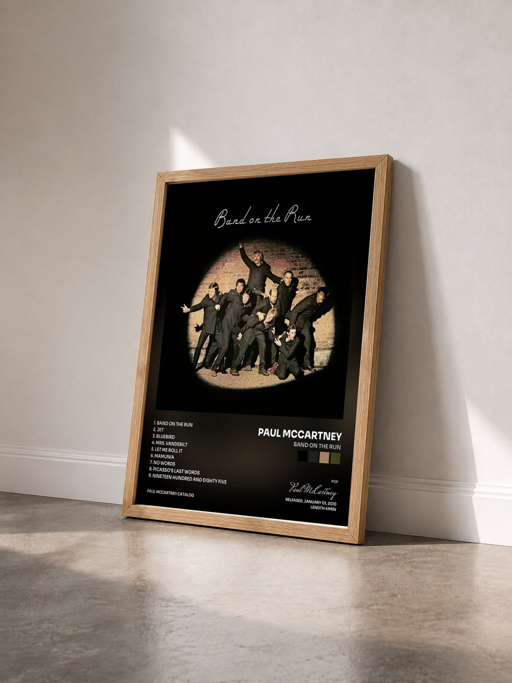 #bois Tableau de l'album Band On The Run de Paul McCartney vu de trois quarts, cadre en bois brut