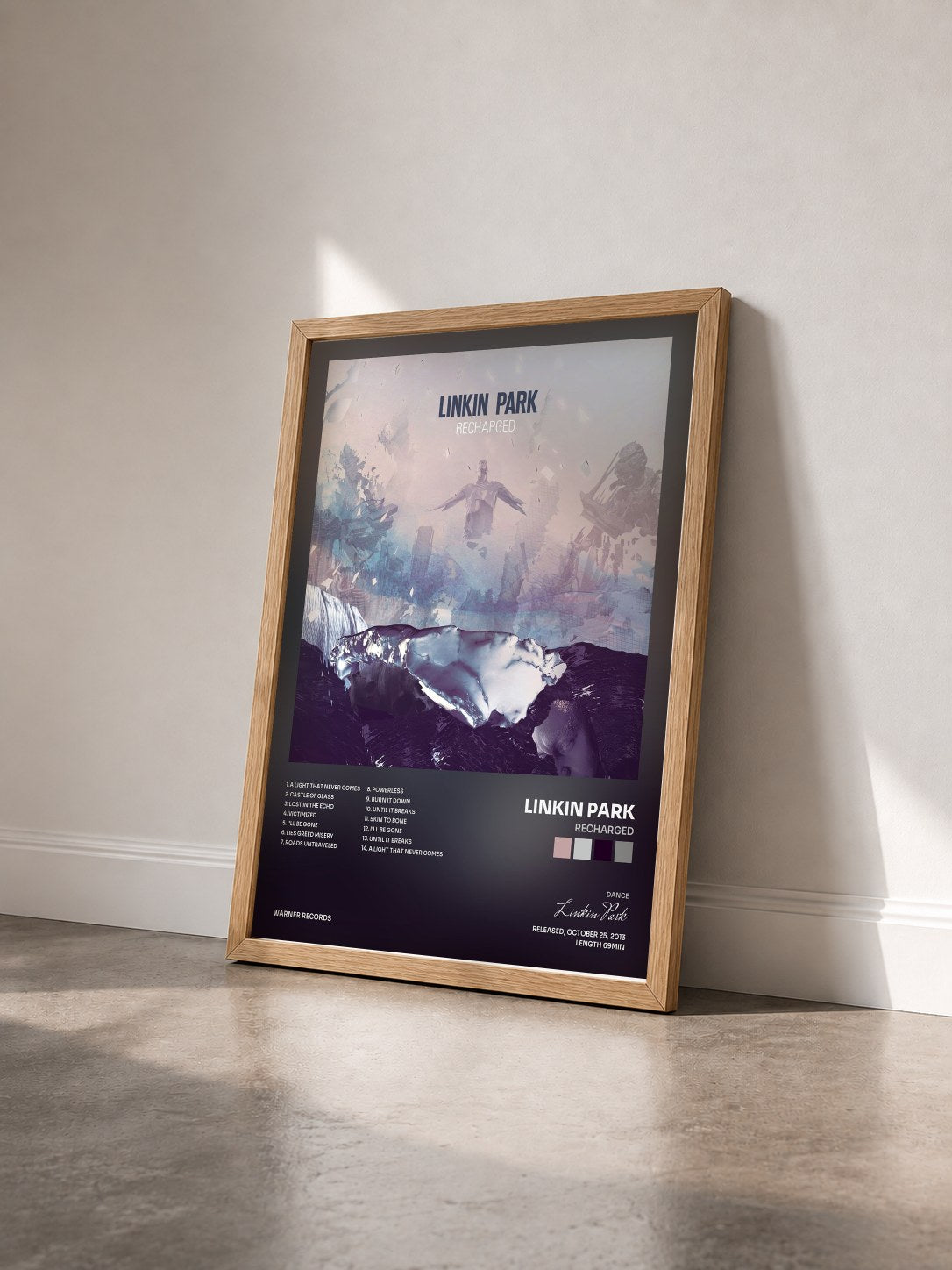 #bois Tableau de l'album RECHARGED de Linkin Park vu de trois quarts, cadre en bois brut