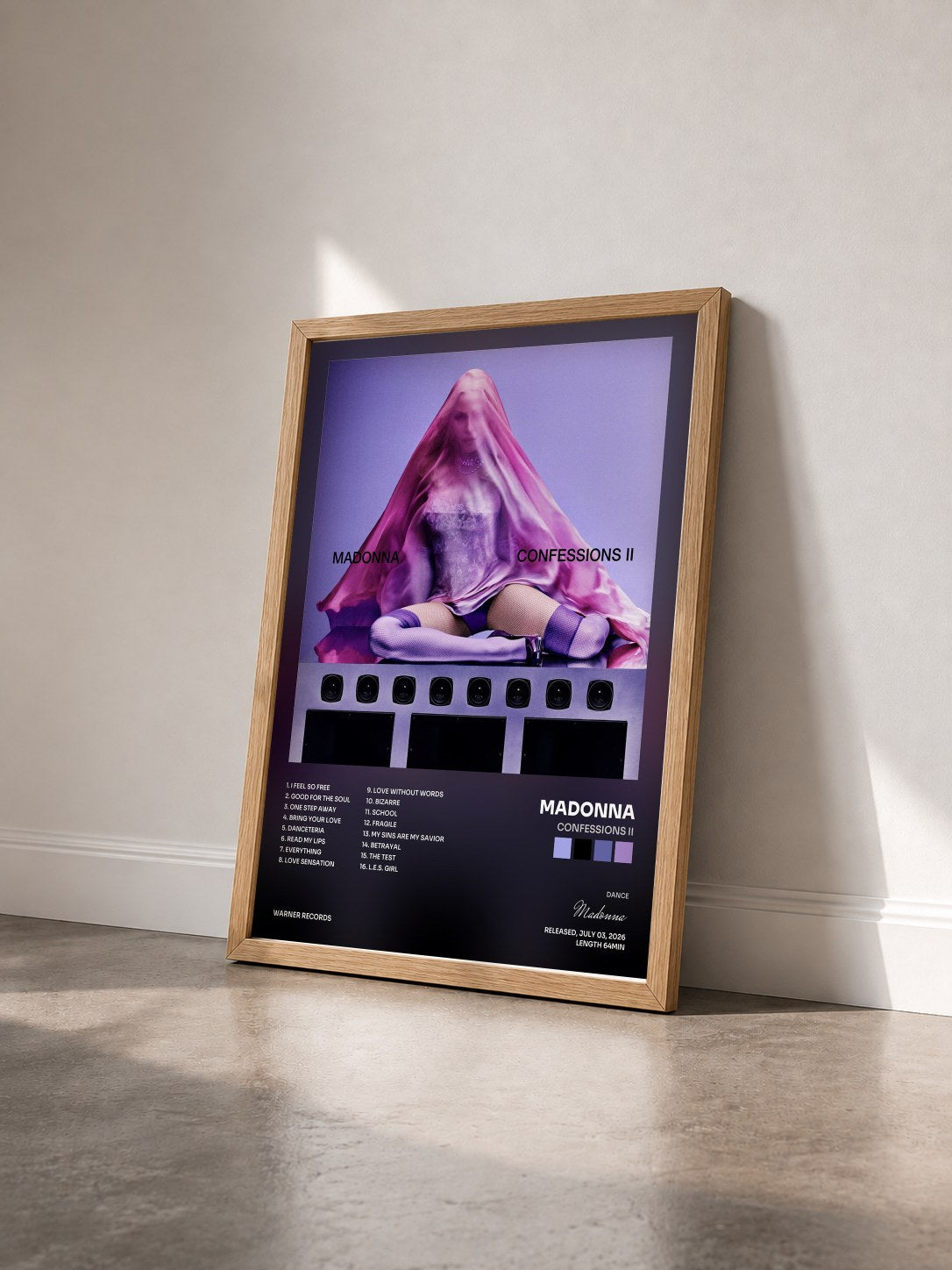 #bois Tableau de l'album CONFESSIONS II de Madonna vu de trois quarts, cadre en bois brut
