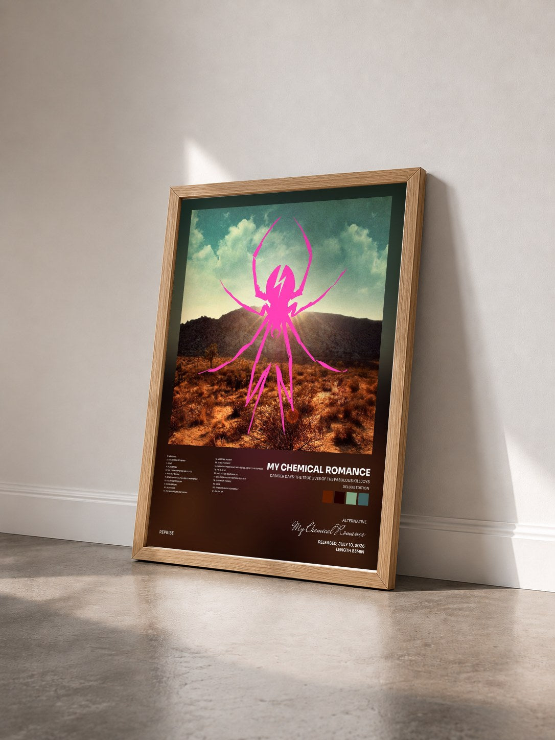 #bois Tableau de l'album Danger Days: The True Lives of the Fabulous Killjoys (Deluxe Edition) de My Chemical Romance vu de trois quarts, cadre en bois brut