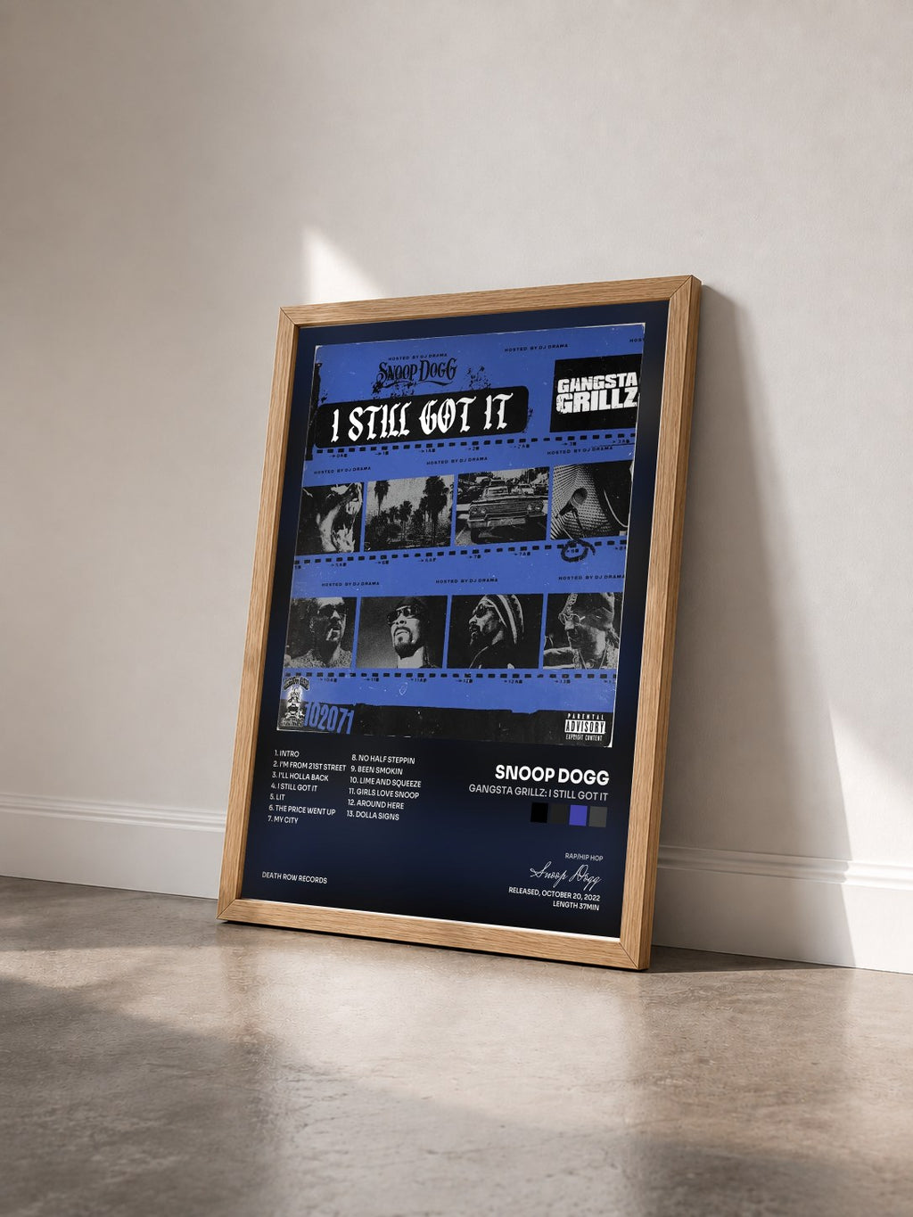 #bois Tableau de l'album Gangsta Grillz: I Still Got It de Snoop Dogg vu de trois quarts, cadre en bois brut