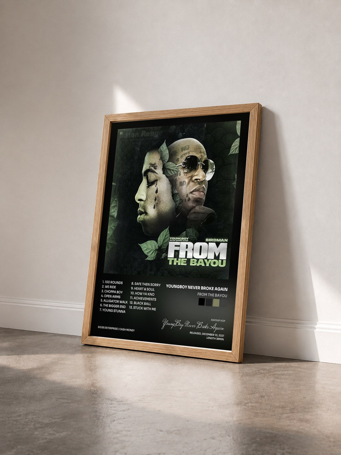 #bois Tableau de l'album From The Bayou de YoungBoy Never Broke Again vu de trois quarts, cadre en bois brut