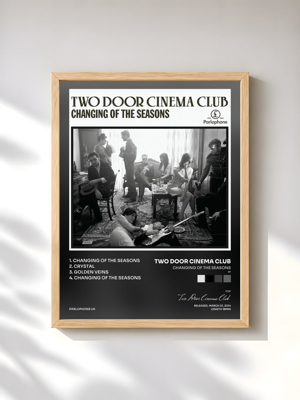 #bois Tableau de l'album Changing of the Seasons (EP) de Two Door Cinema Club, cadre en bois brut, imprimé et encadré en France
