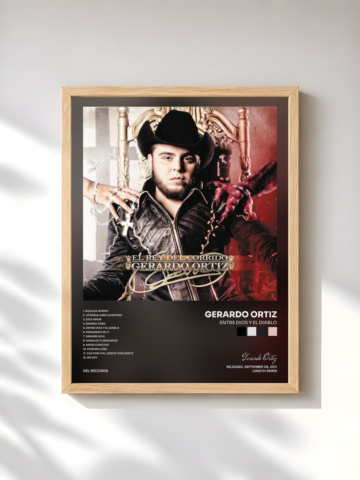 #bois Tableau de l'album Entre Dios Y El Diablo de Gerardo Ortiz, cadre en bois brut, imprimé et encadré en France
