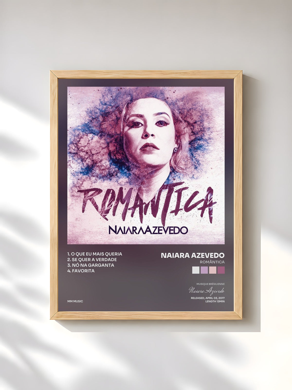 #bois Tableau de l'album Romântica de Naiara Azevedo, cadre en bois brut, imprimé et encadré en France