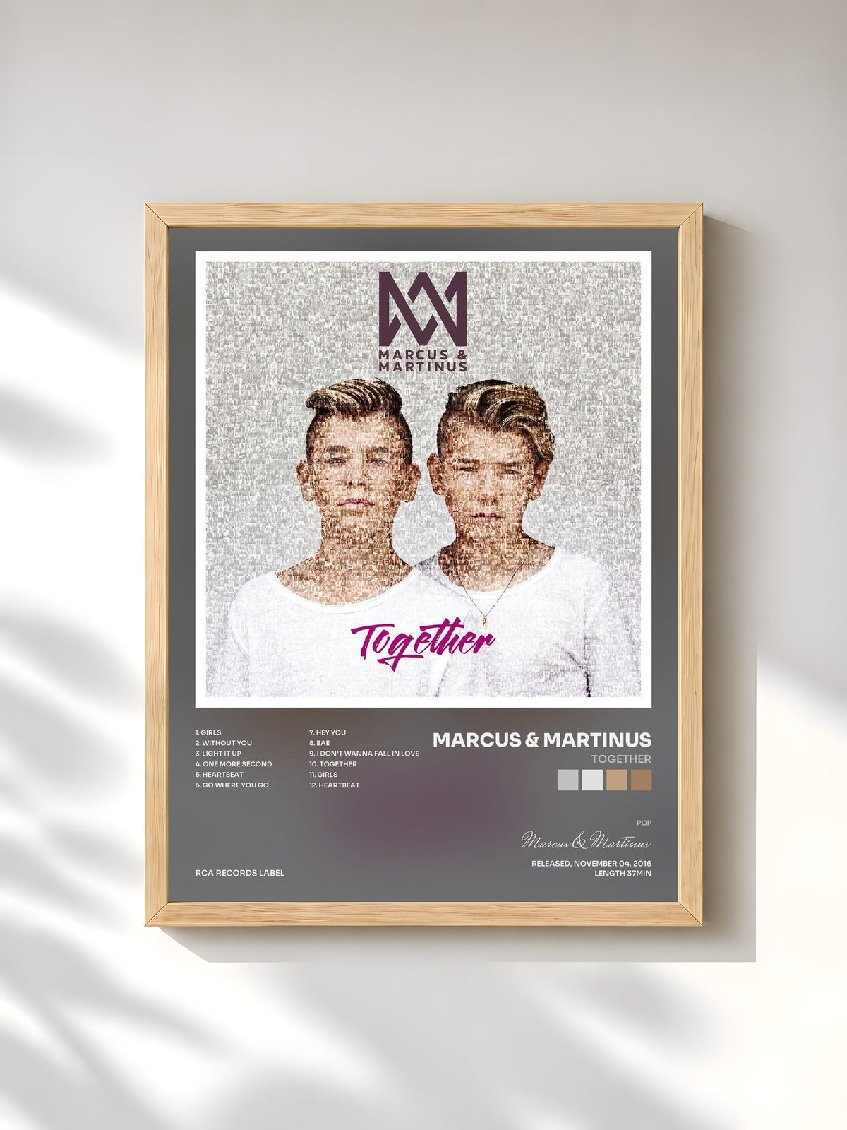 #bois Tableau de l'album Together de Marcus & Martinus, cadre en bois brut, imprimé et encadré en France