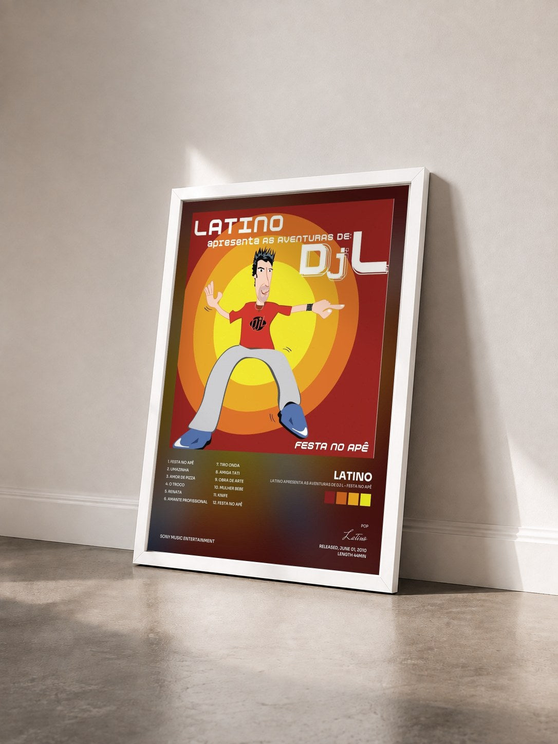 #blanc Tableau de l'album Latino Apresenta as Aventuras de DJ L - Festa no Apê de Latino vu de trois quarts, cadre blanc