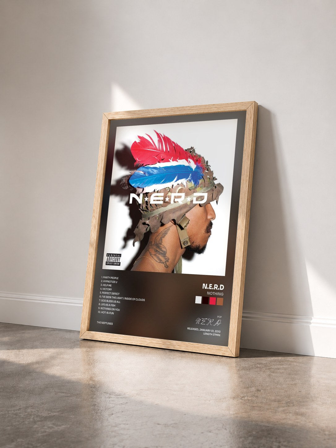 #bois Tableau de l'album Nothing de N.E.R.D vu de trois quarts, cadre en bois brut