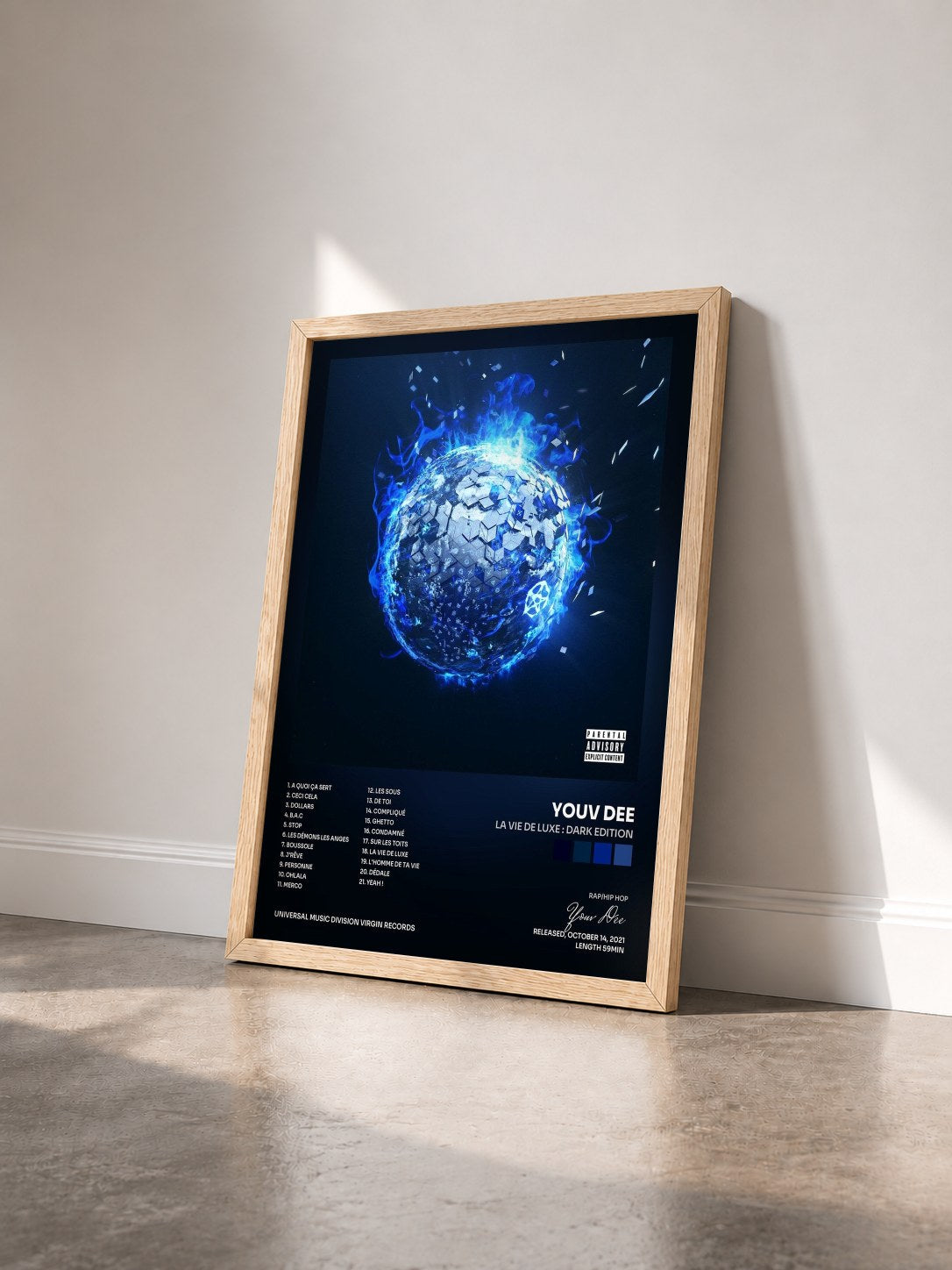 #bois Tableau de l'album La Vie de Luxe : Dark Edition de Youv Dee vu de trois quarts, cadre en bois brut