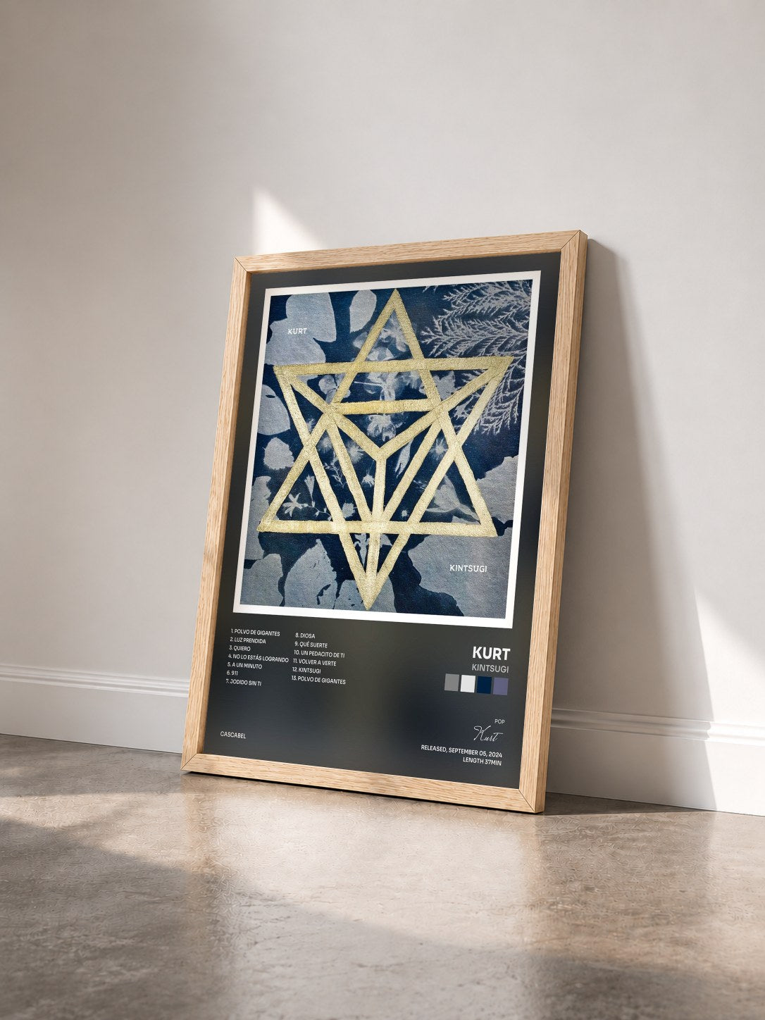 #bois Tableau de l'album Kintsugi de Kurt vu de trois quarts, cadre en bois brut