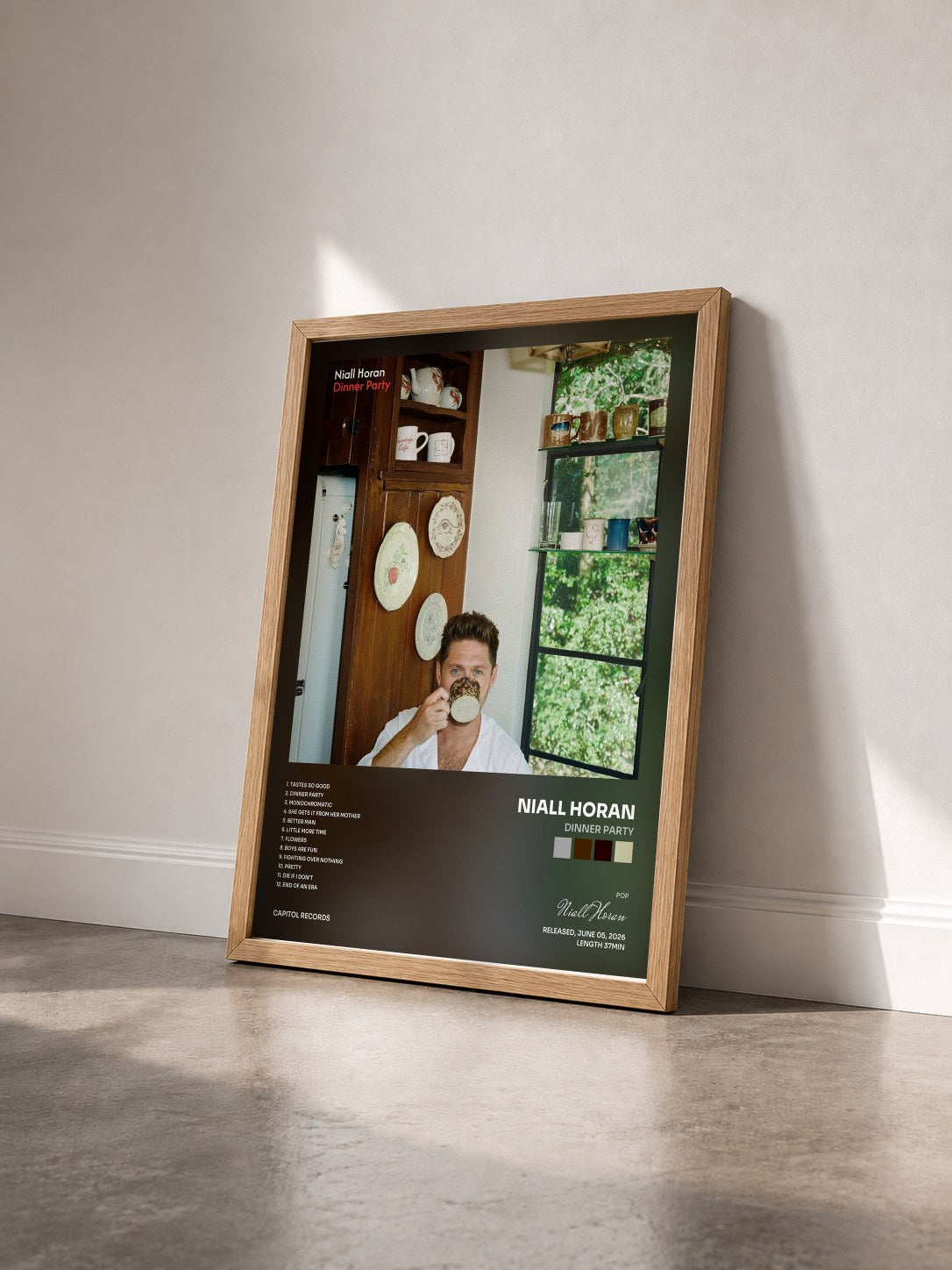 #bois Tableau de l'album Dinner Party de Niall Horan vu de trois quarts, cadre en bois brut