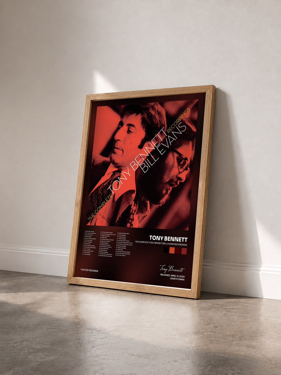 #bois Tableau de l'album The Complete Tony Bennett/Bill Evans Recordings de Tony Bennett vu de trois quarts, cadre en bois brut