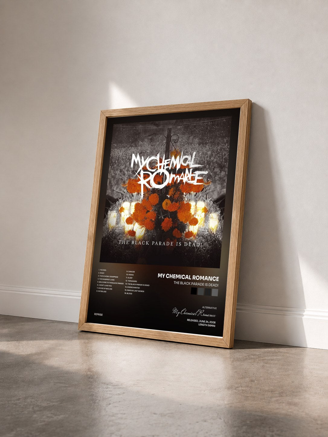 #bois Tableau de l'album The Black Parade Is Dead! de My Chemical Romance vu de trois quarts, cadre en bois brut