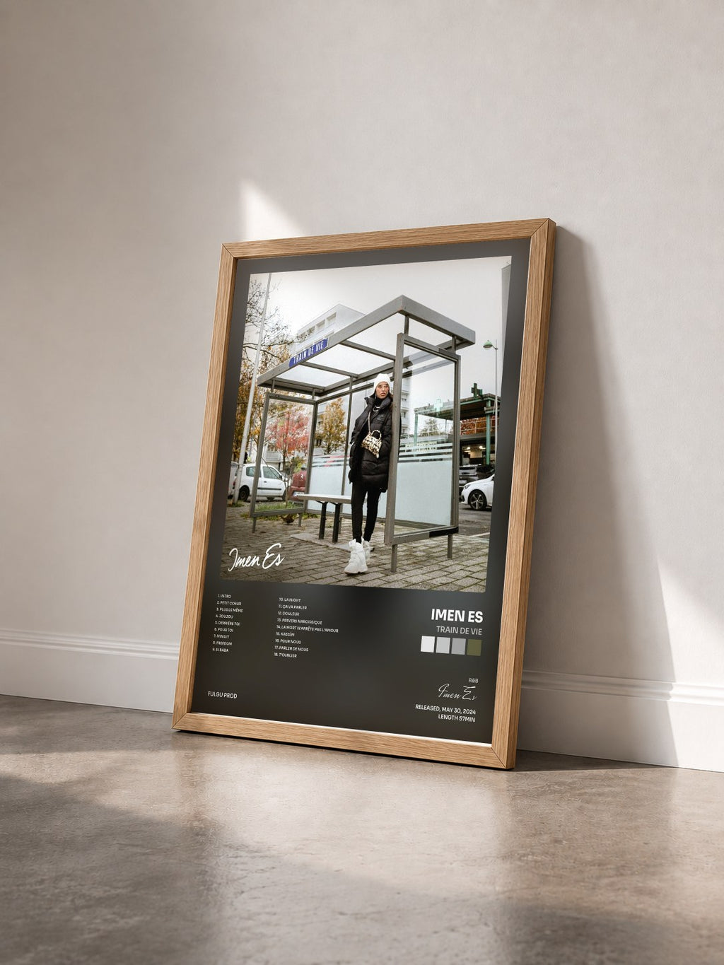 #bois Tableau de l'album Train de vie de Imen Es vu de trois quarts, cadre en bois brut