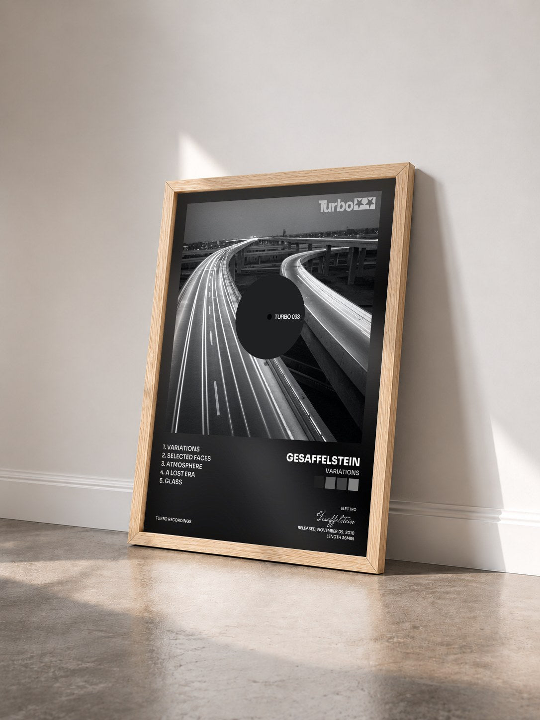 #bois Tableau de l'album Variations de Gesaffelstein vu de trois quarts, cadre en bois brut