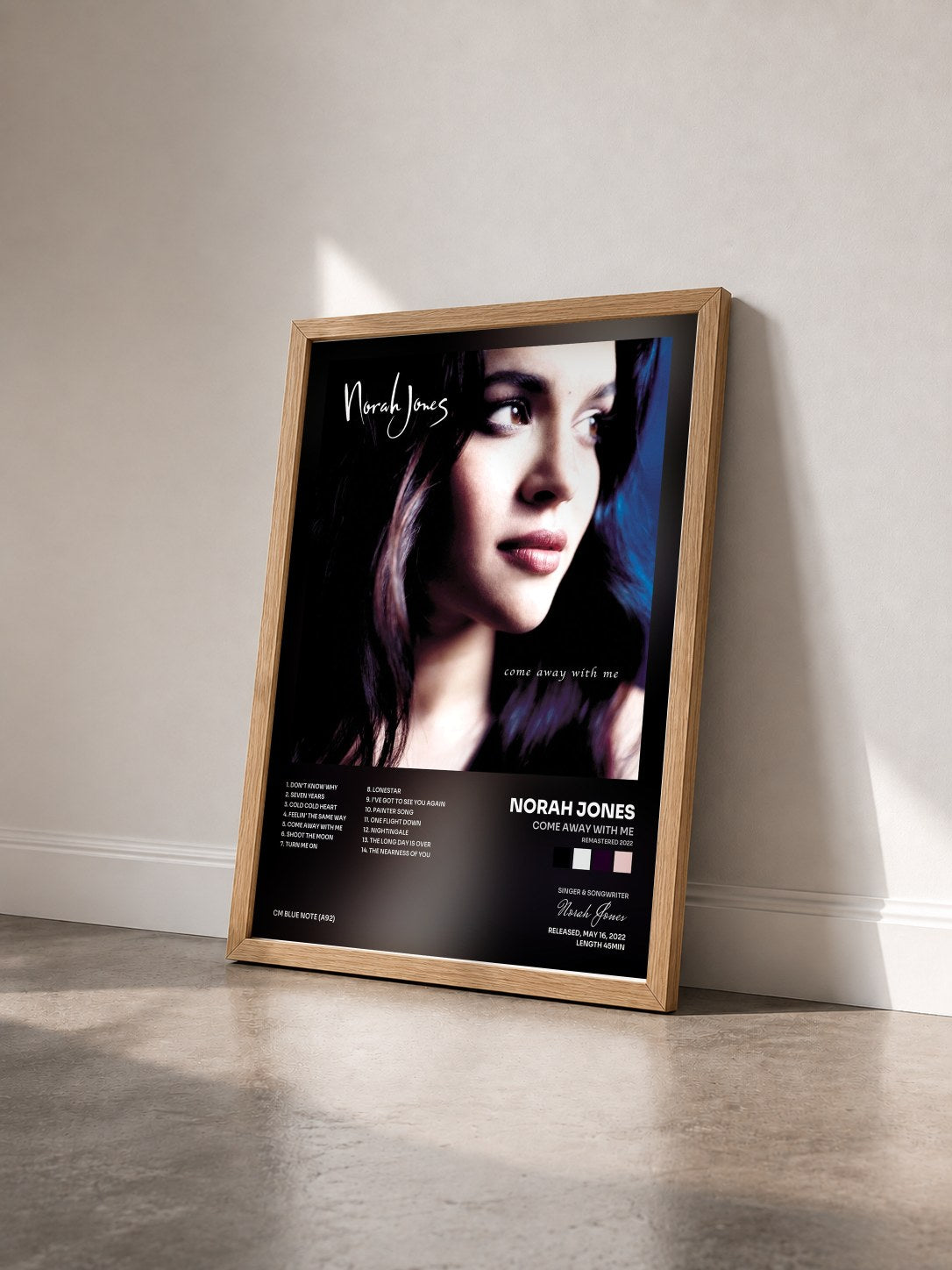 #bois Tableau de l'album Come Away With Me (Remastered 2022) de Norah Jones vu de trois quarts, cadre en bois brut