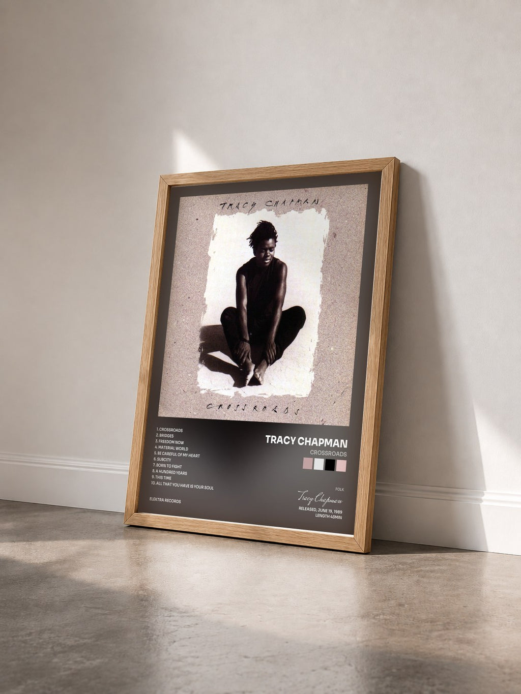 #bois Tableau de l'album Crossroads de Tracy Chapman vu de trois quarts, cadre en bois brut
