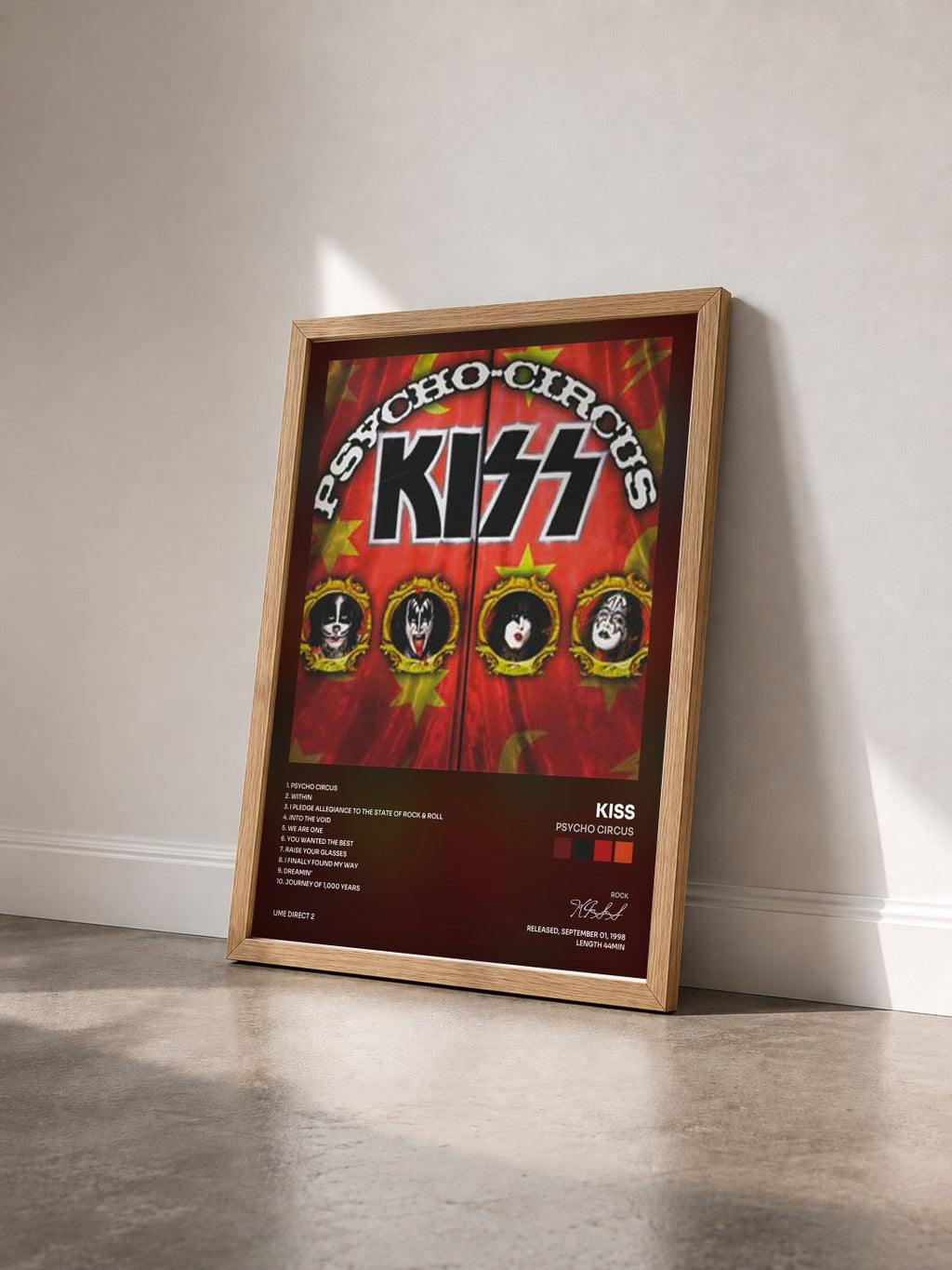 #bois Tableau de l'album Psycho Circus de KISS vu de trois quarts, cadre en bois brut
