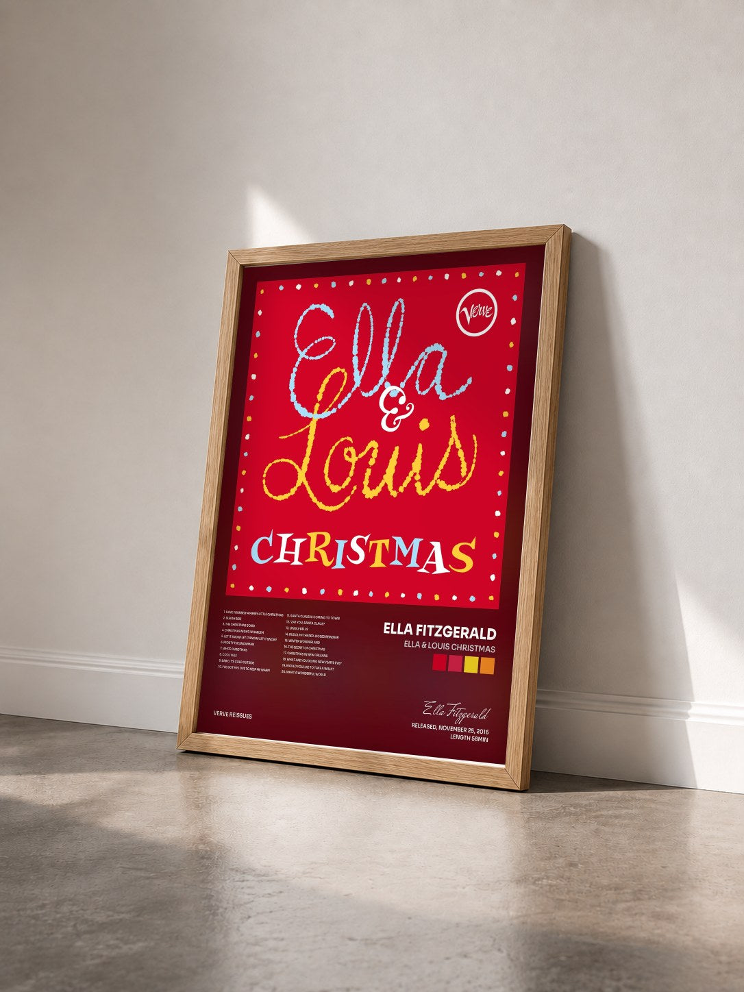 #bois Tableau de l'album Ella & Louis Christmas de Ella Fitzgerald vu de trois quarts, cadre en bois brut