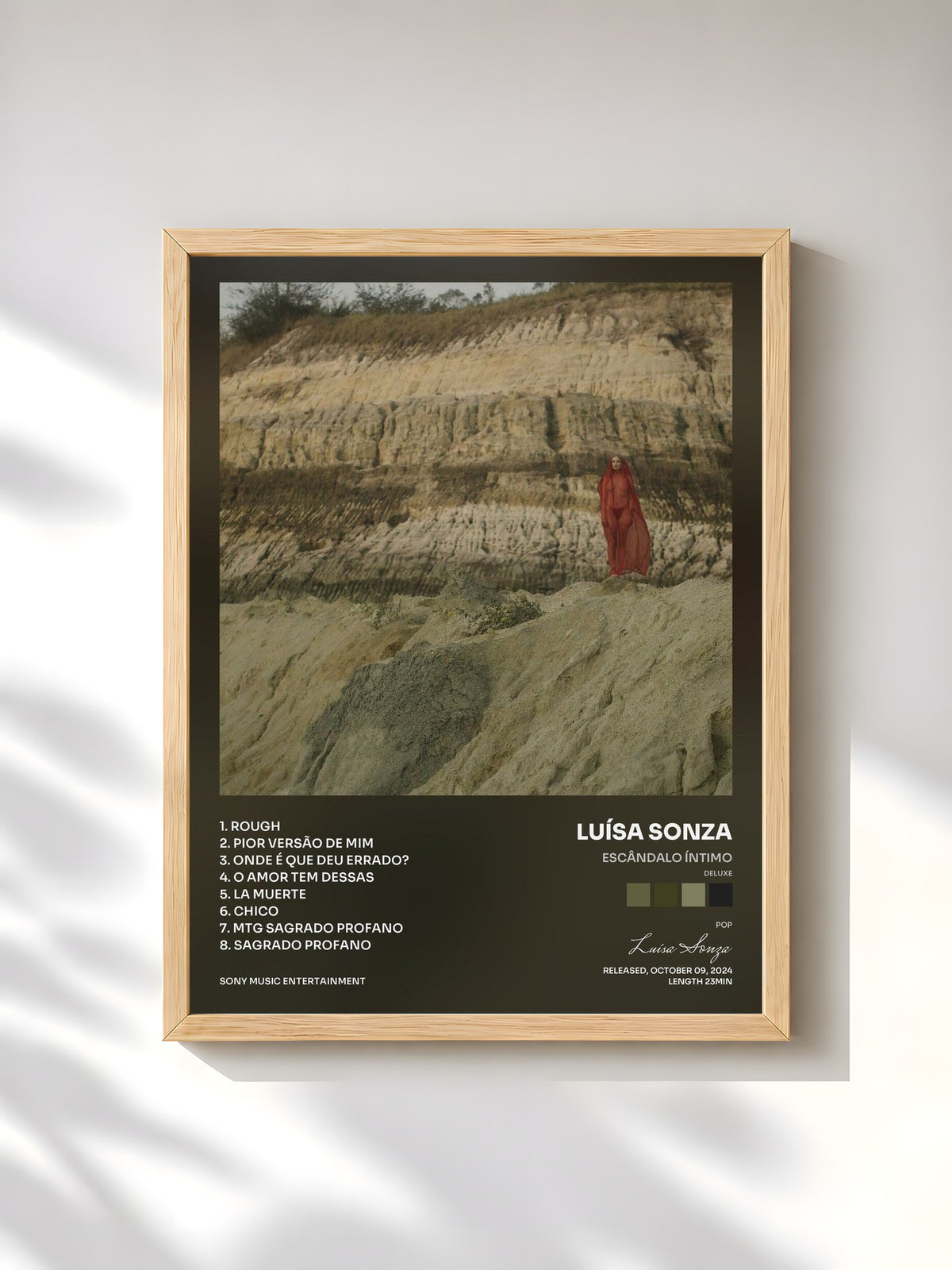 #bois Tableau de l'album Escândalo Íntimo (Deluxe) de Luísa Sonza, cadre en bois brut, imprimé et encadré en France