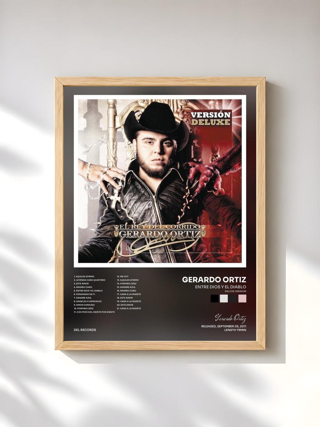 #bois Tableau de l'album Entre Dios y El Diablo (Deluxe Version) de Gerardo Ortiz, cadre en bois brut, imprimé et encadré en France
