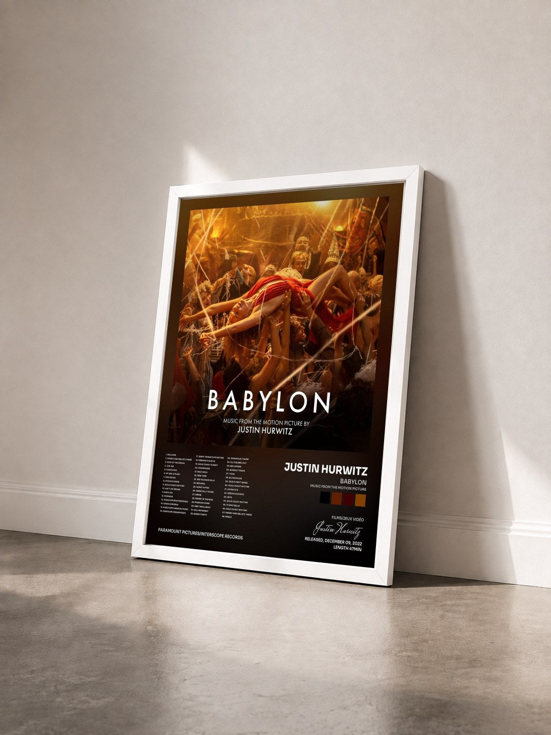 #blanc Tableau de l'album Babylon (Music from the Motion Picture) de Justin Hurwitz vu de trois quarts, cadre blanc