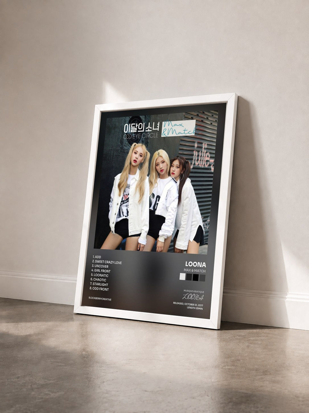 #blanc Tableau de l'album Max & Match de LOONA vu de trois quarts, cadre blanc