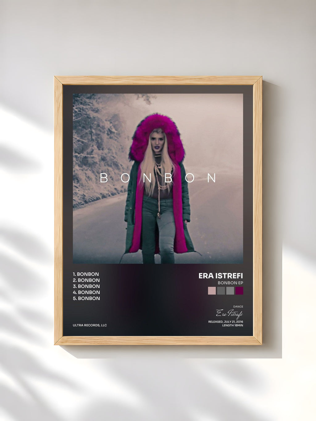 #bois Tableau de l'album Bonbon EP de Era Istrefi, cadre en bois brut, imprimé et encadré en France