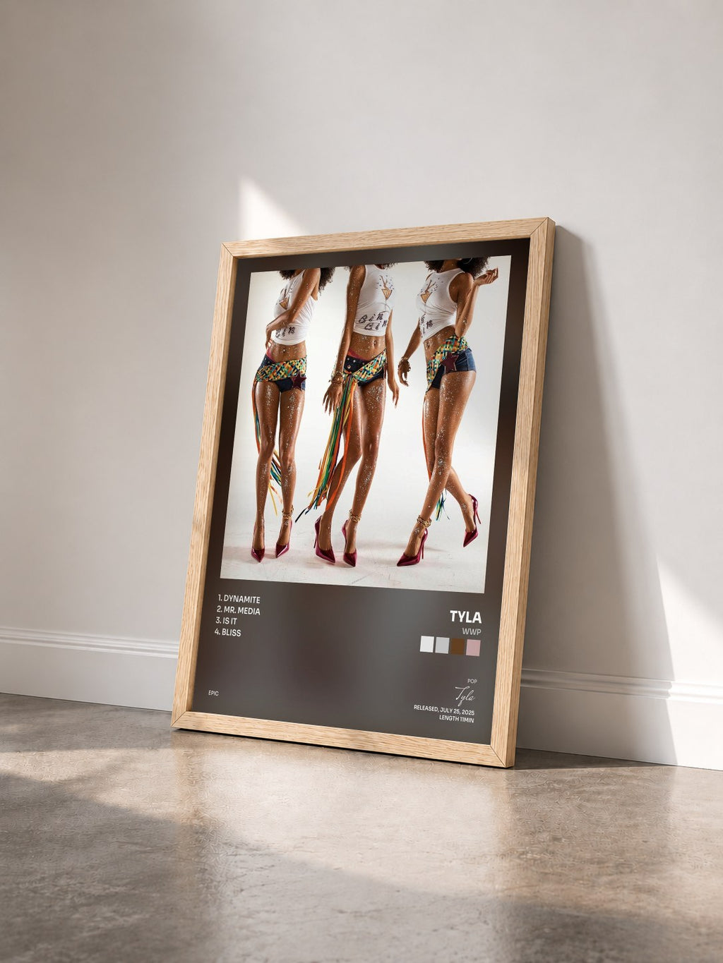 #bois Tableau de l'album WWP de Tyla vu de trois quarts, cadre en bois brut