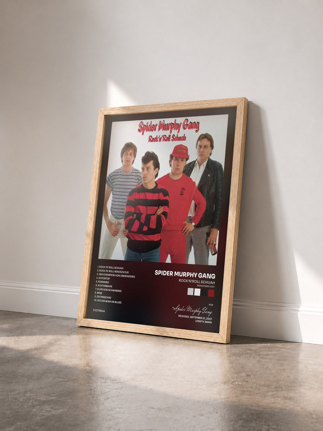 #bois Tableau de l'album Rock'n'Roll Schuah (Remastered 2007) de Spider Murphy Gang vu de trois quarts, cadre en bois brut