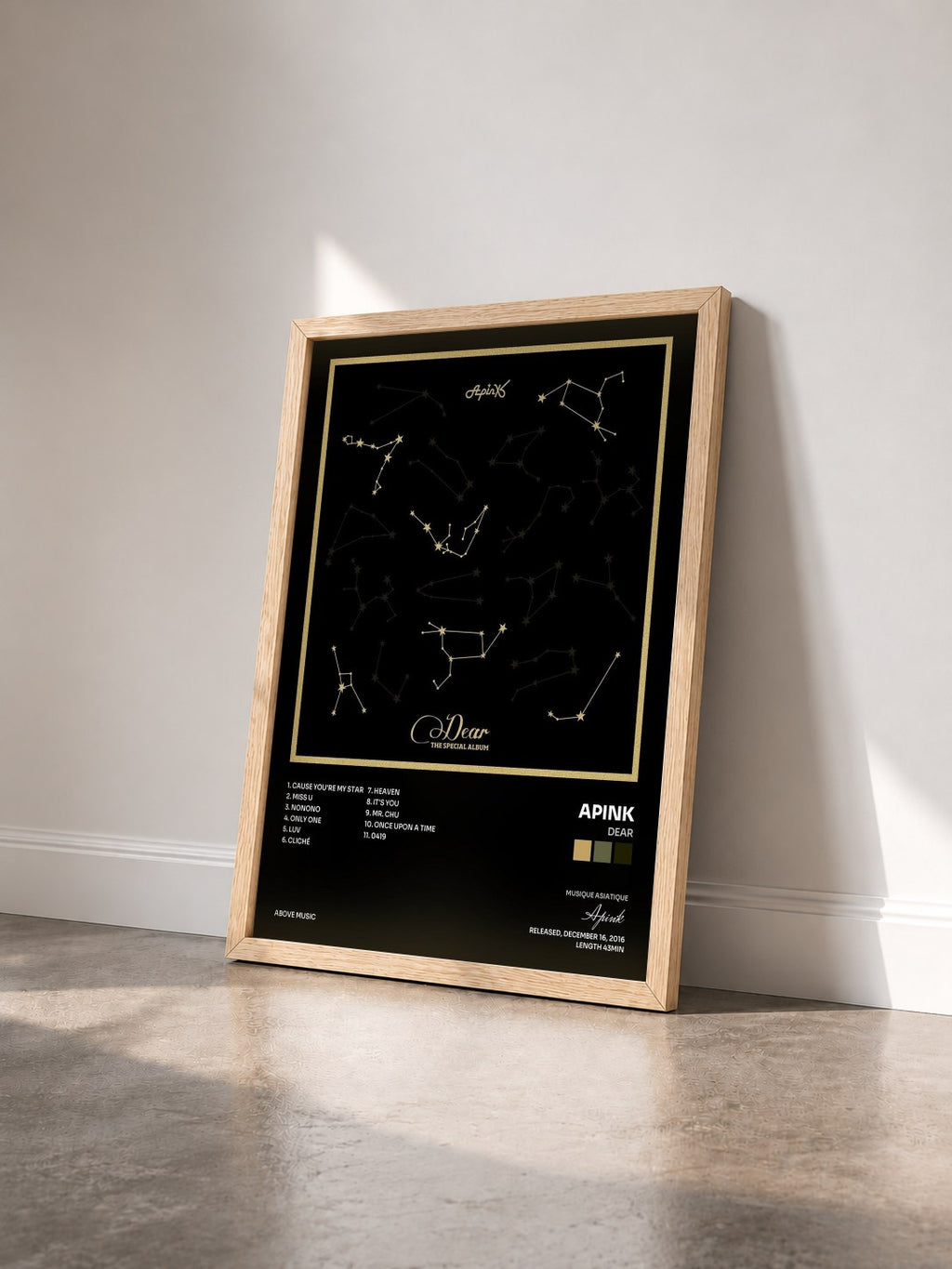#bois Tableau de l'album Dear de Apink vu de trois quarts, cadre en bois brut
