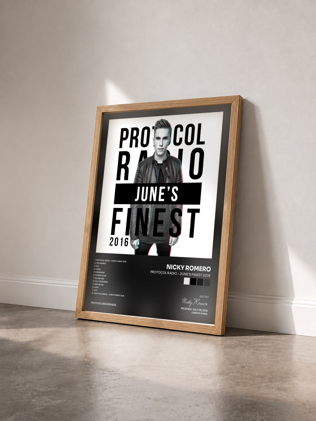 #bois Tableau de l'album Protocol Radio - June's Finest 2016 de Nicky Romero vu de trois quarts, cadre en bois brut