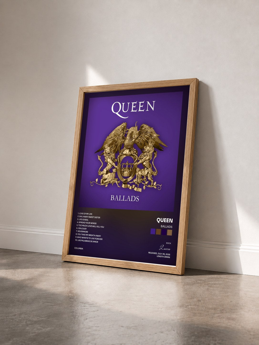 #bois Tableau de l'album Ballads de Queen vu de trois quarts, cadre en bois brut